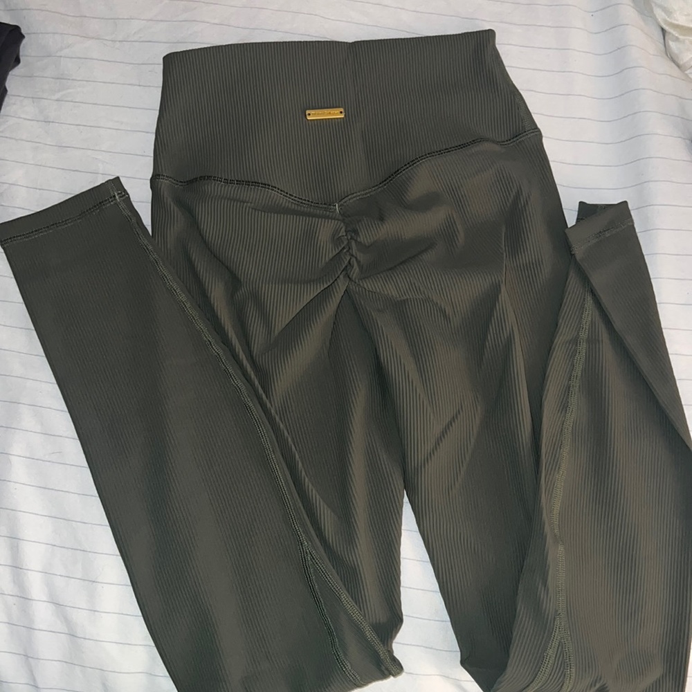 Tilyoucolapse leggings